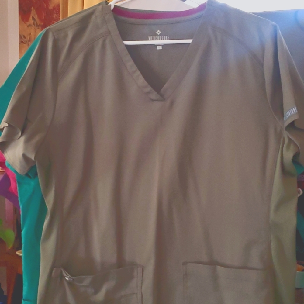 Scrubs Tops